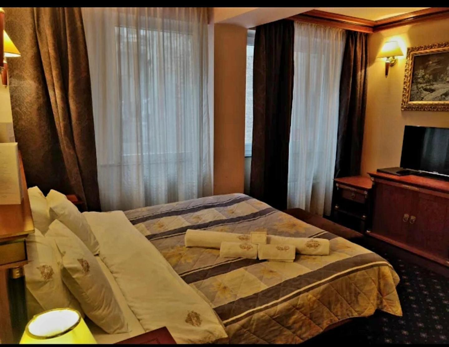 Hotel Elsa Skopje Exterior photo